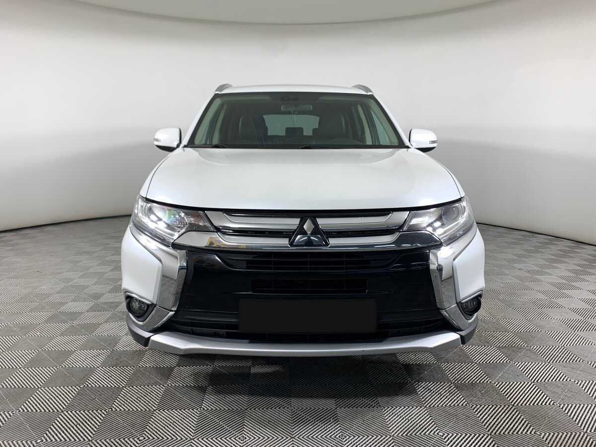 Mitsubishi Outlander, 2016 - фото №2