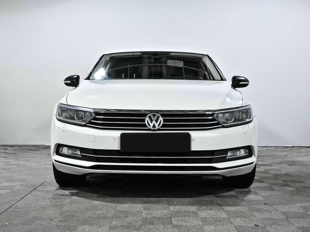 Volkswagen Passat, 2015 - фото №2