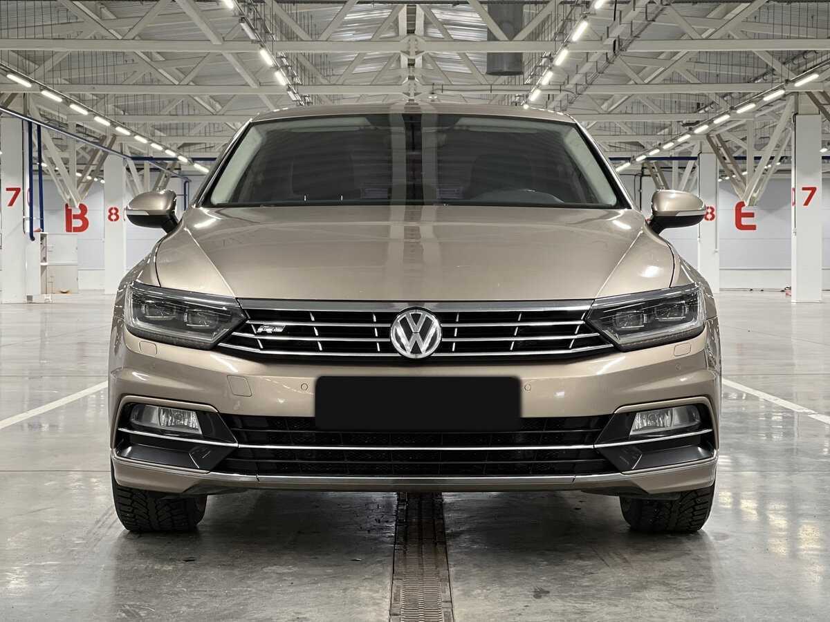 Volkswagen Passat, 2016 - фото №2