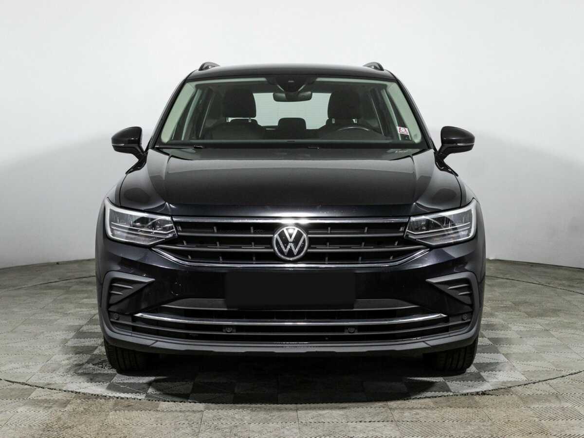Volkswagen Tiguan, 2020 - фото №2