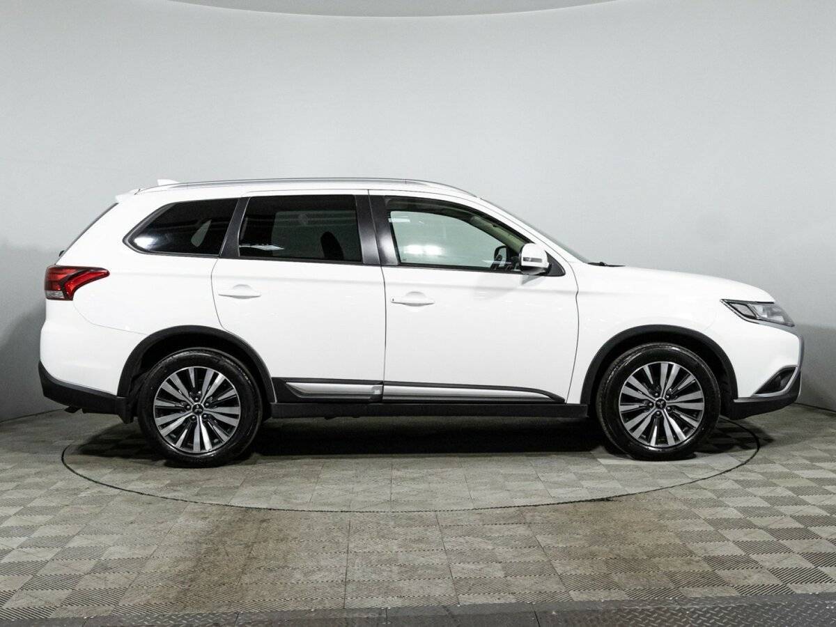 Mitsubishi Outlander, 2019 - фото №4