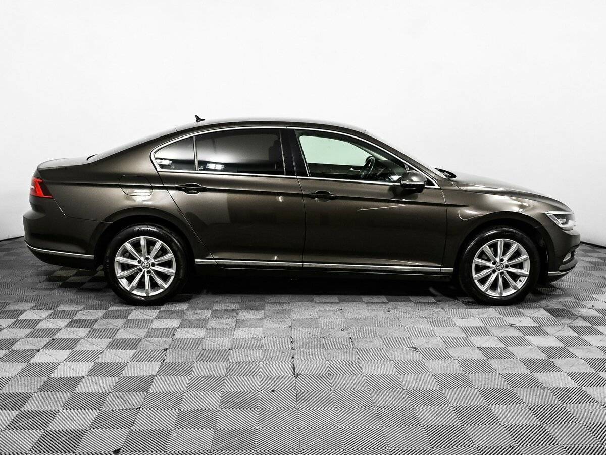 Volkswagen Passat, 2017 - фото №4