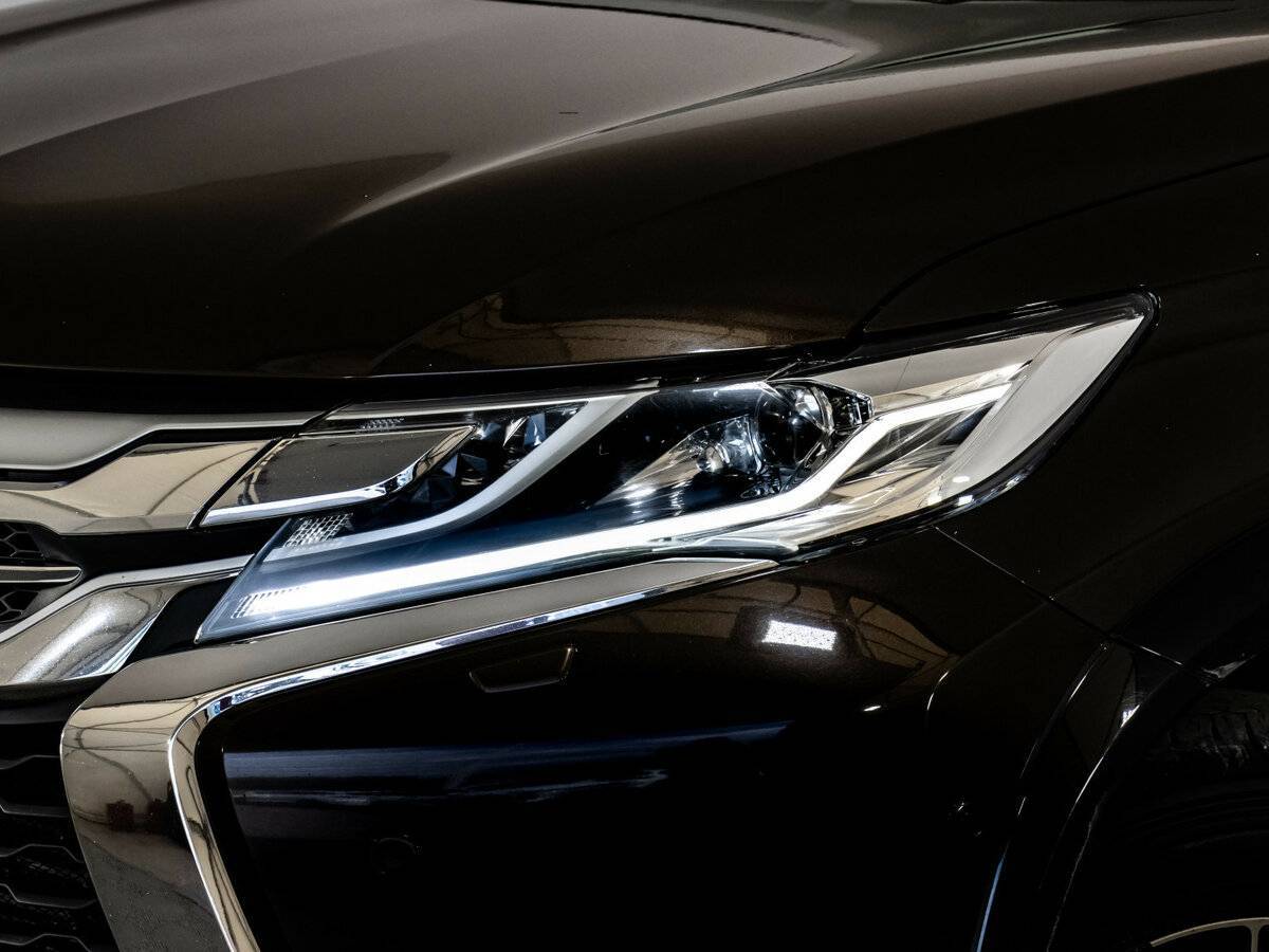 Mitsubishi Pajero Sport, 2019 - фото №2