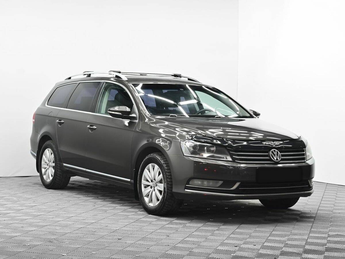Volkswagen Passat, 2012 - фото №2