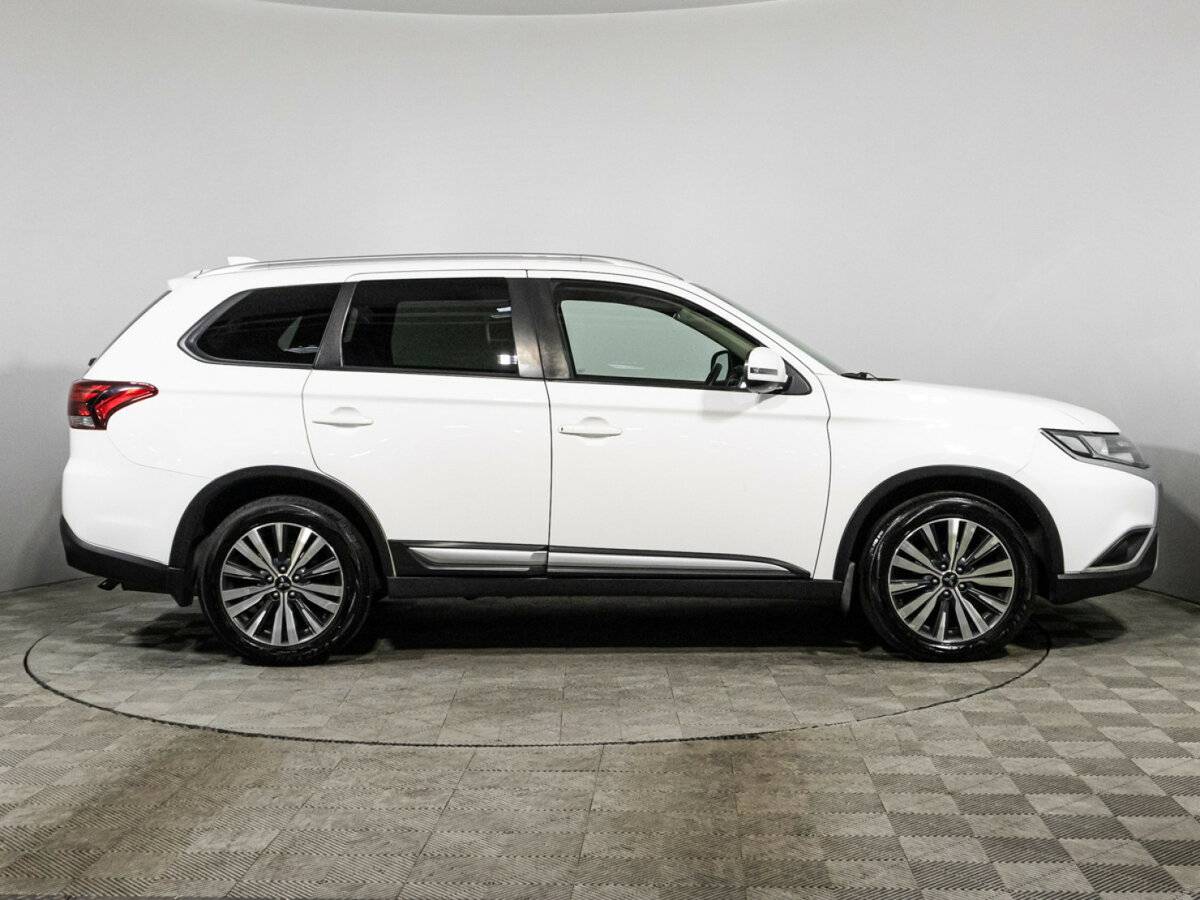 Mitsubishi Outlander, 2020 - фото №4