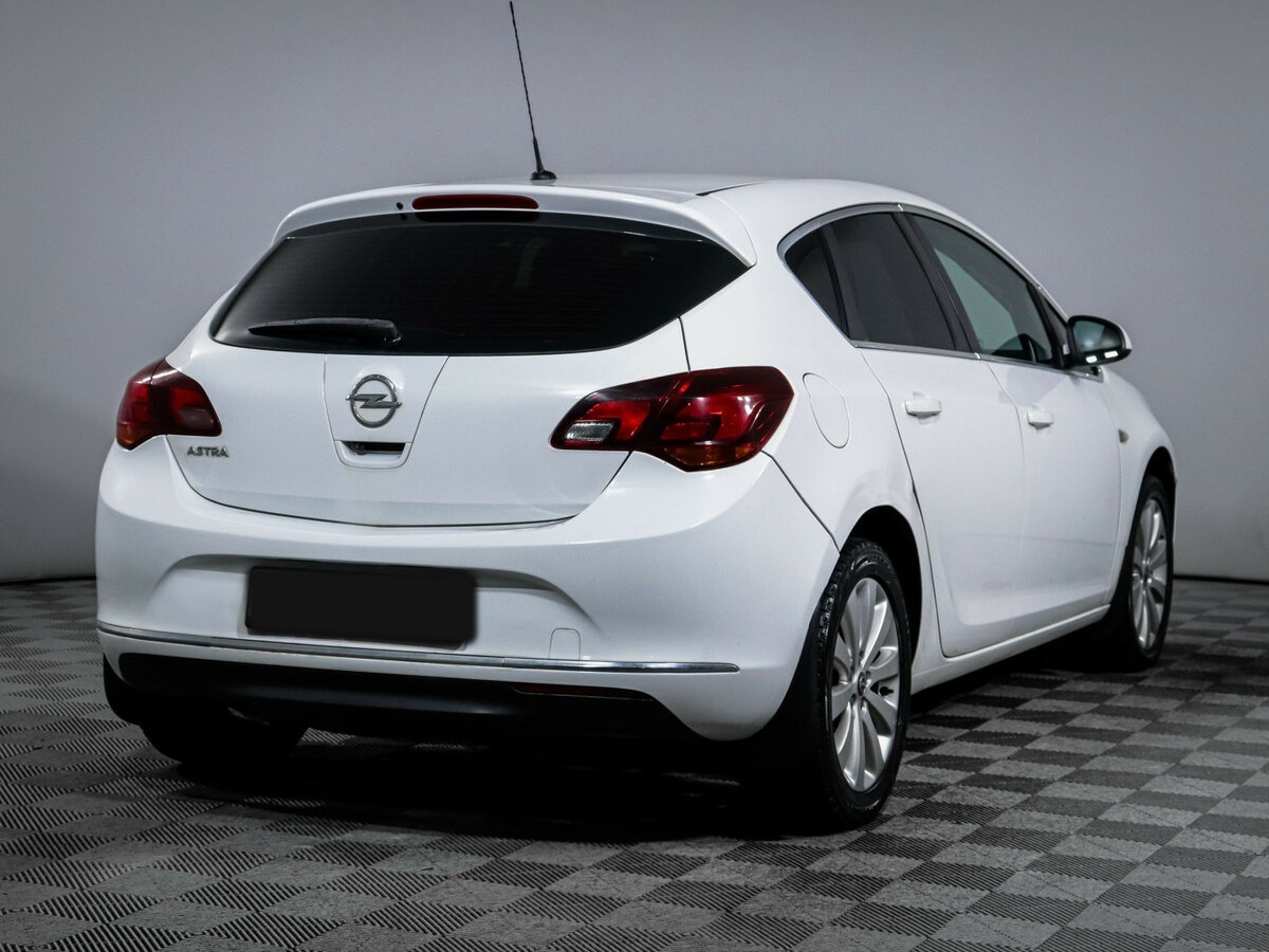 Opel Astra J Рестайлинг, 2014 - фото №4