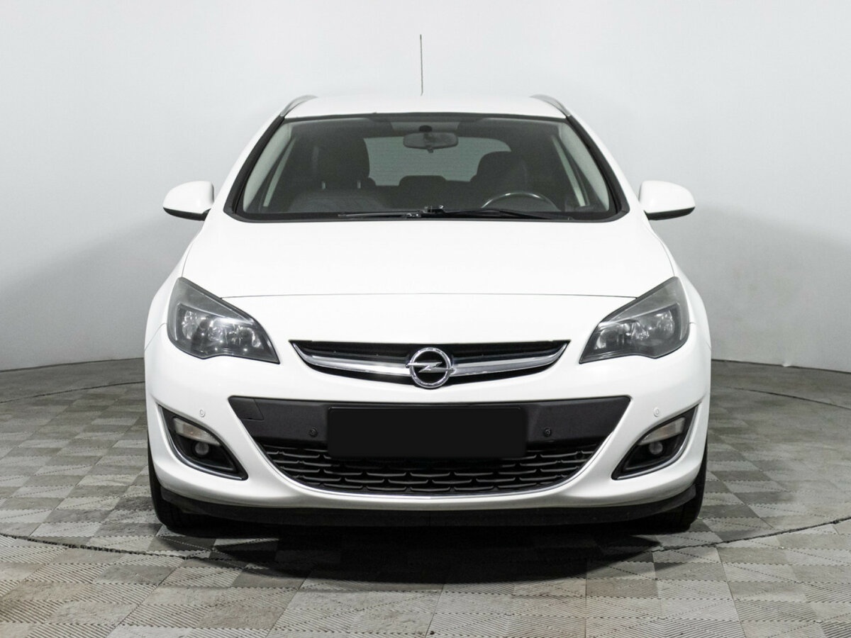 Opel Astra J Рестайлинг, 2014 - фото №2
