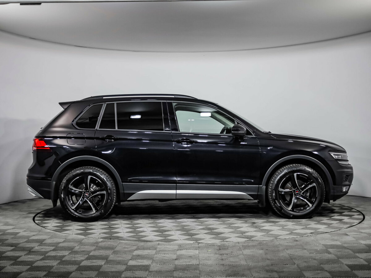 Volkswagen Tiguan II, 2019 - фото №4