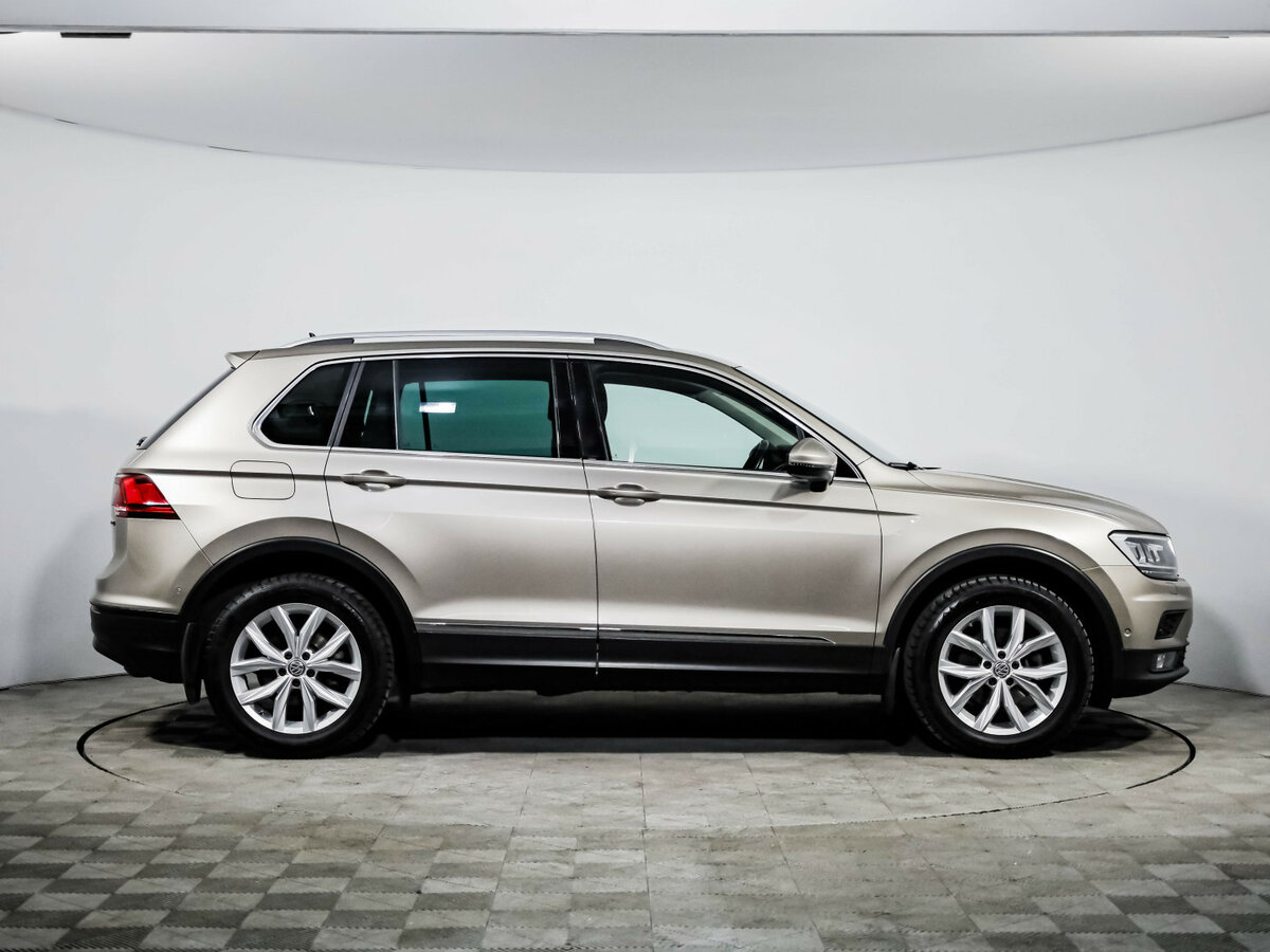 Volkswagen Tiguan II, 2020 - фото №4