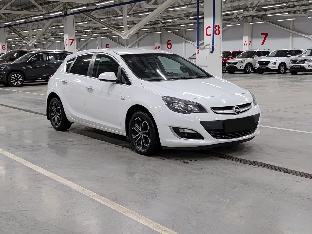 Opel Astra J Рестайлинг, 2013 - фото №3