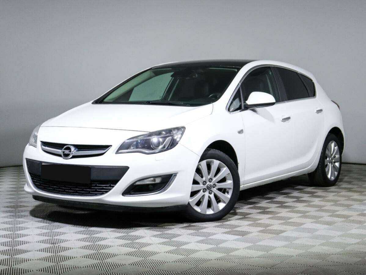Opel Astra, 2012 - фото №1