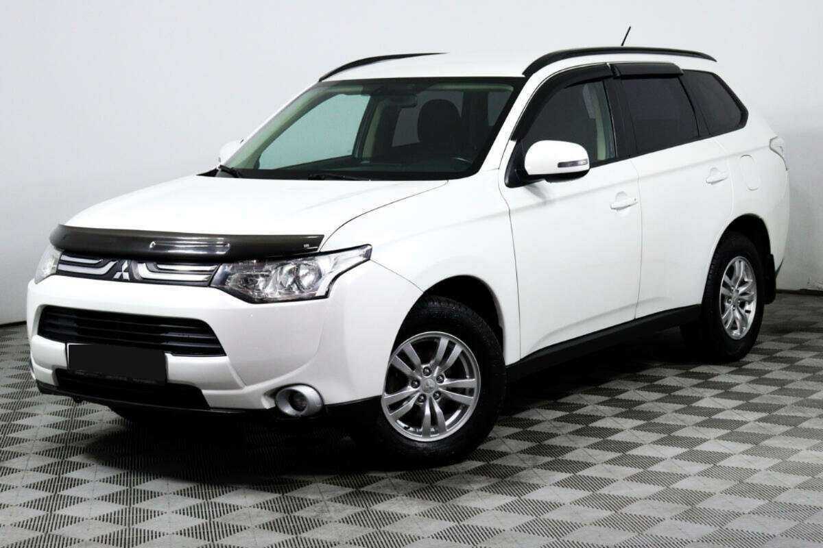 Mitsubishi Outlander, 2013 - фото №1