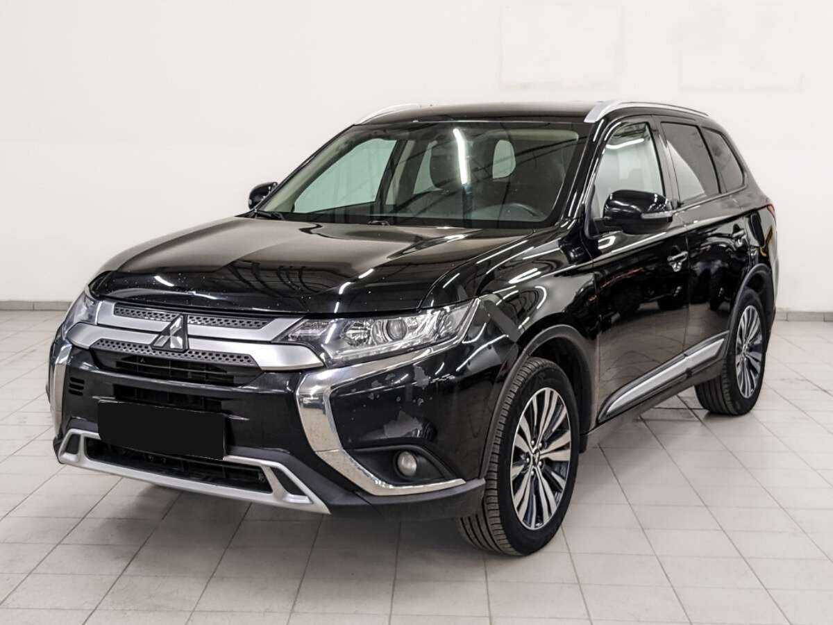 Mitsubishi Outlander, 2020 - фото №1