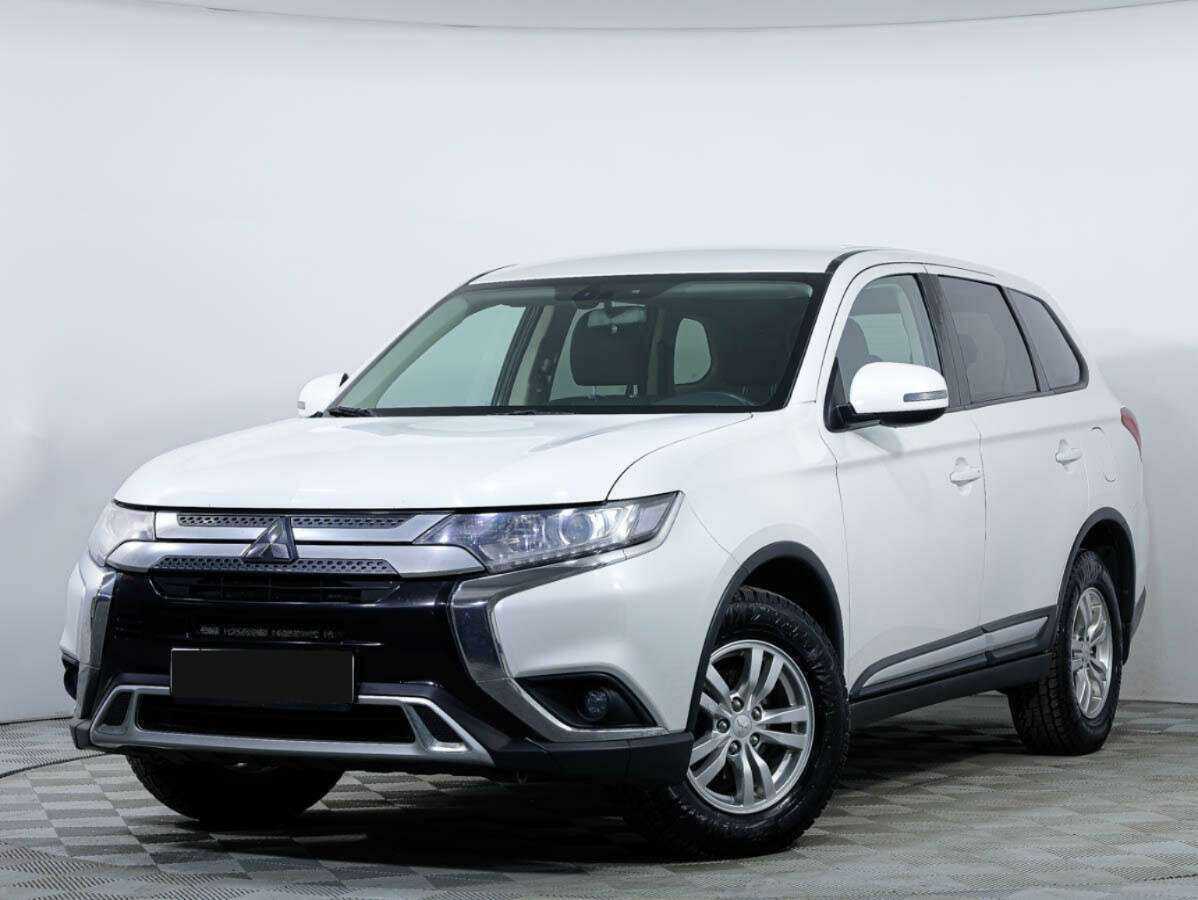 Mitsubishi Outlander, 2018 - фото №1