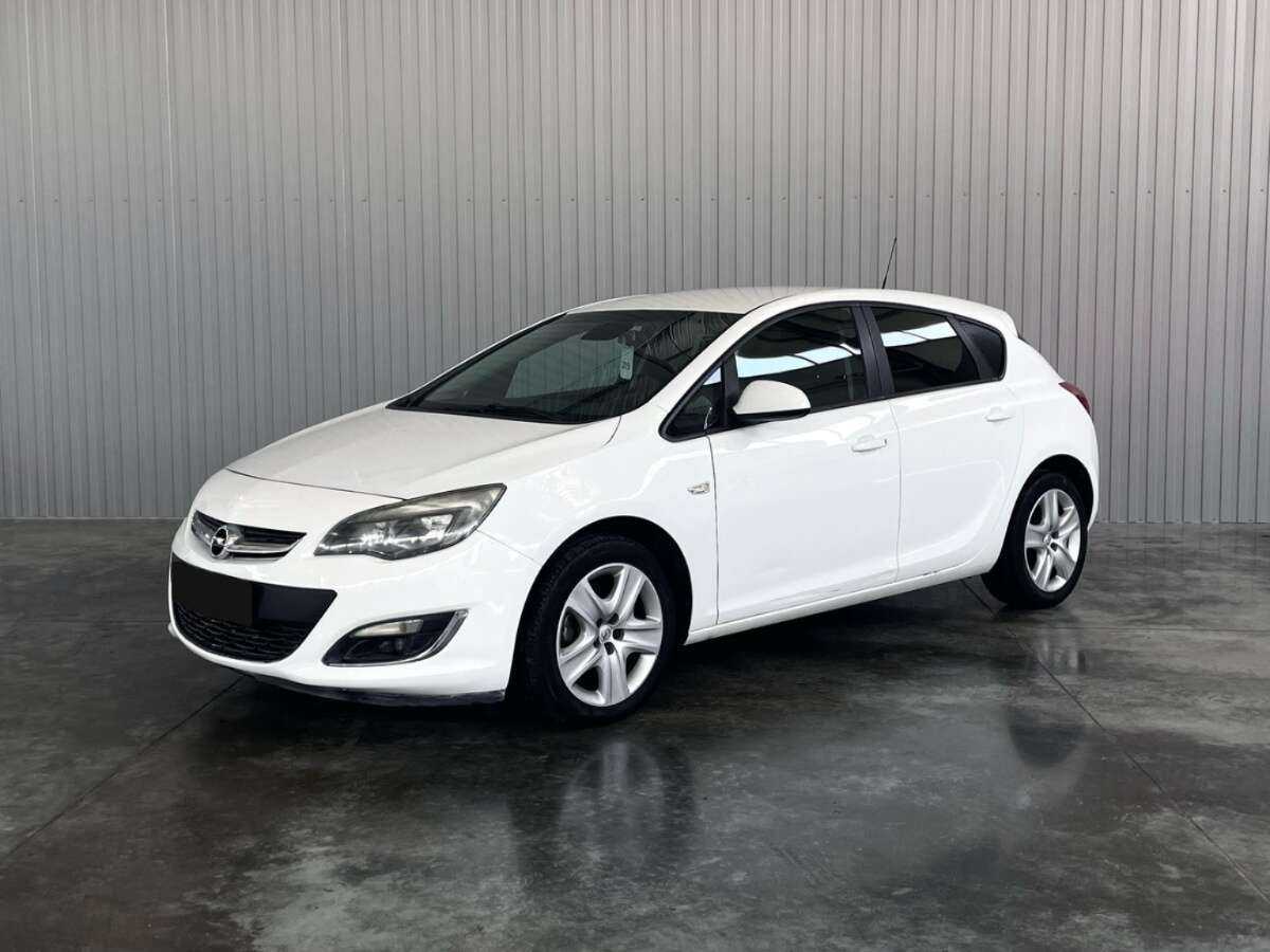 Opel Astra, 2012 - фото №1