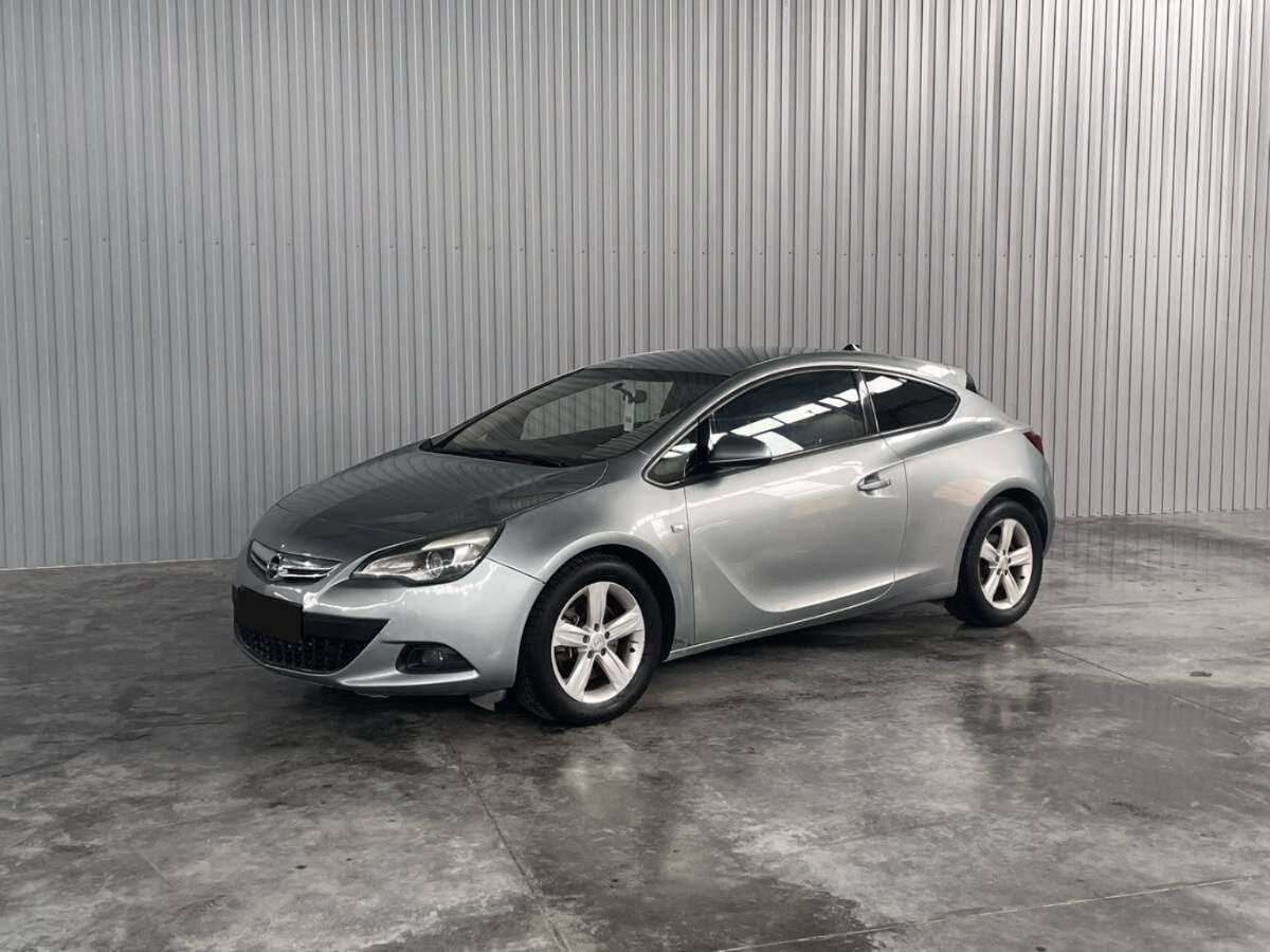 Opel Astra GTC, 2012 - фото №1