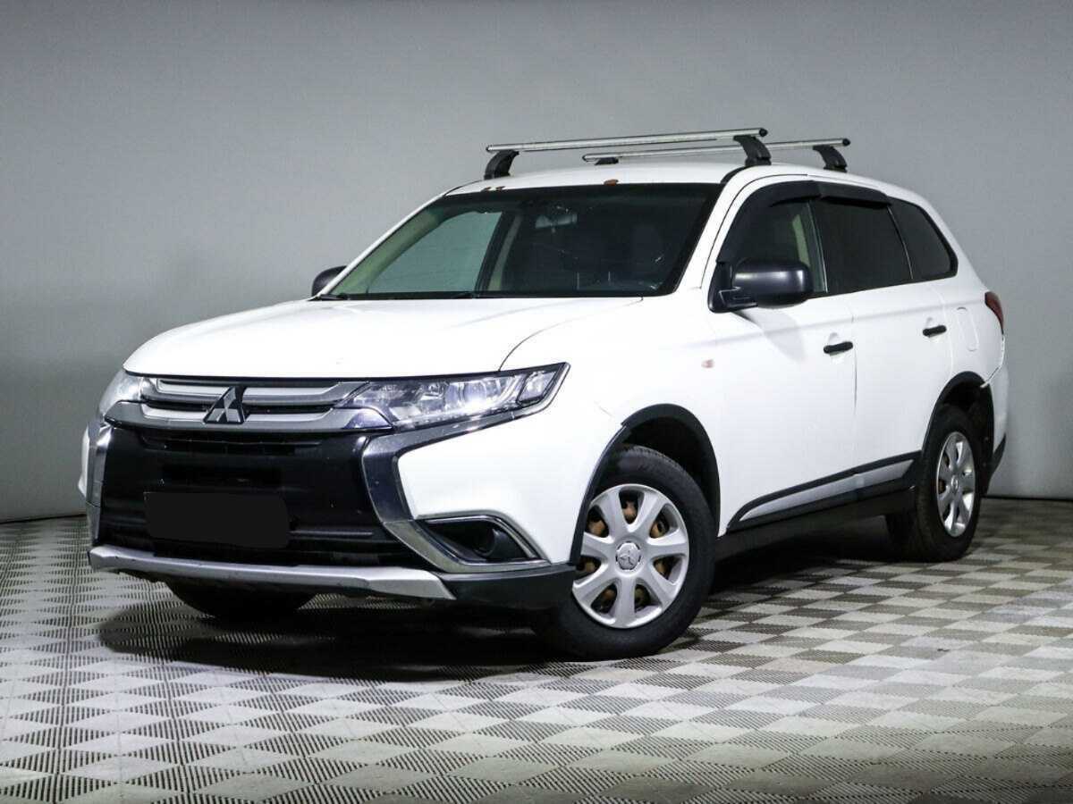 Mitsubishi Outlander, 2018 - фото №1