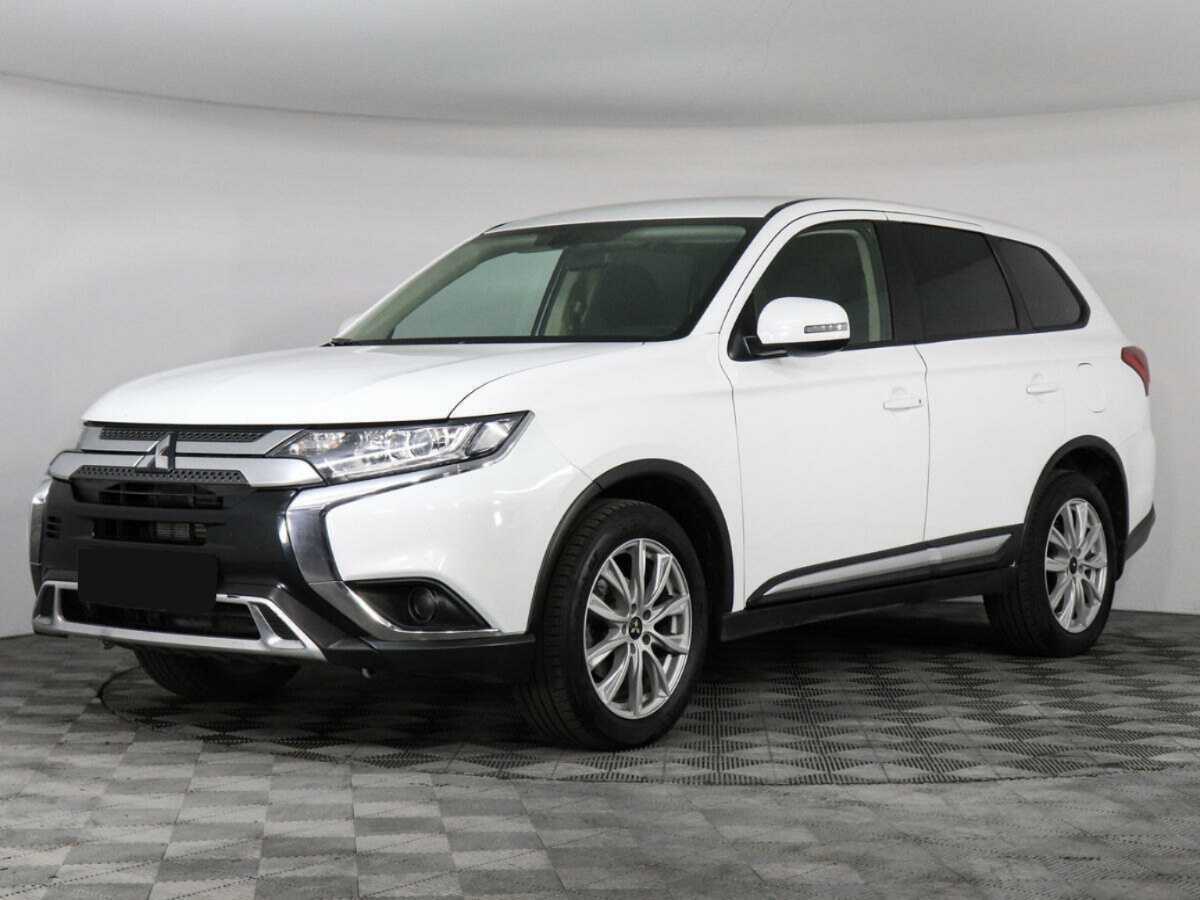 Mitsubishi Outlander, 2020 - фото №1