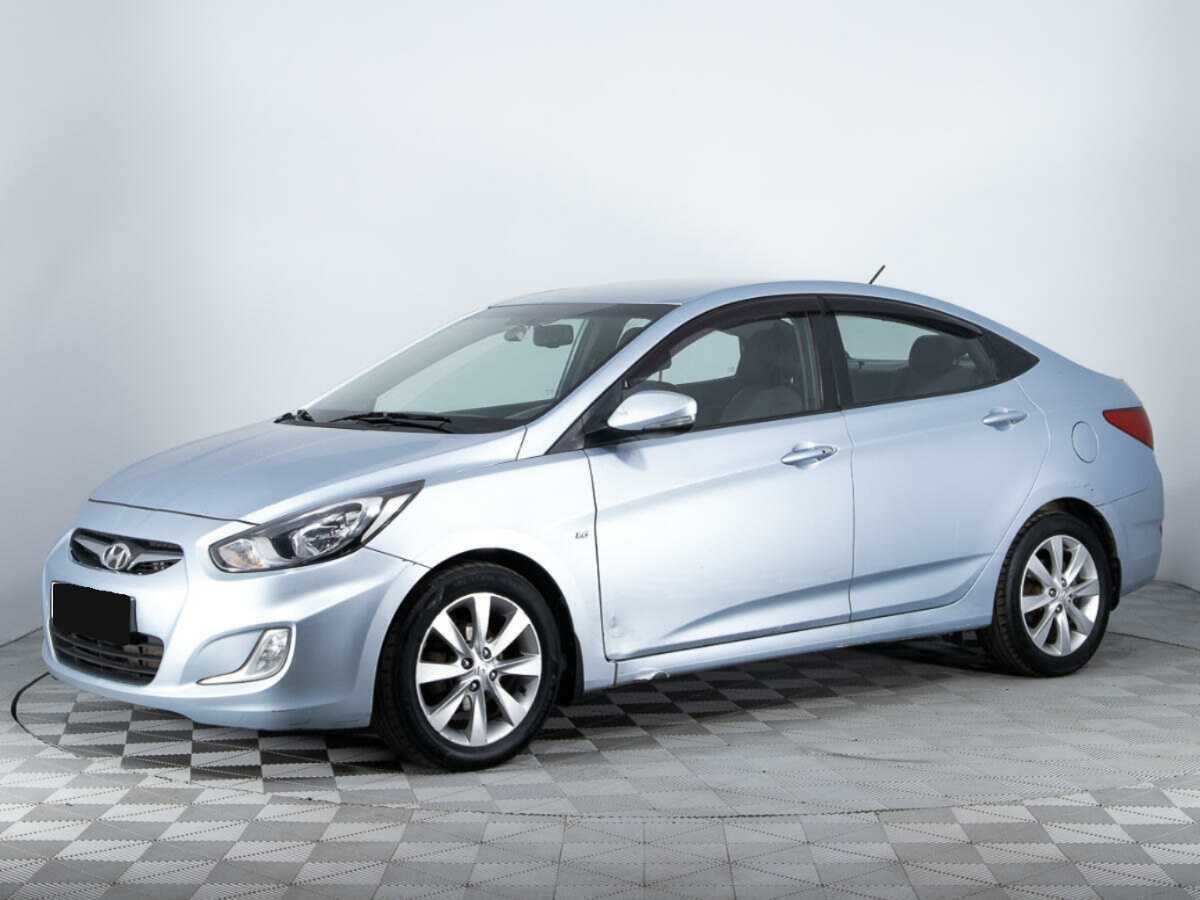 Hyundai Solaris, 2012 - фото №1