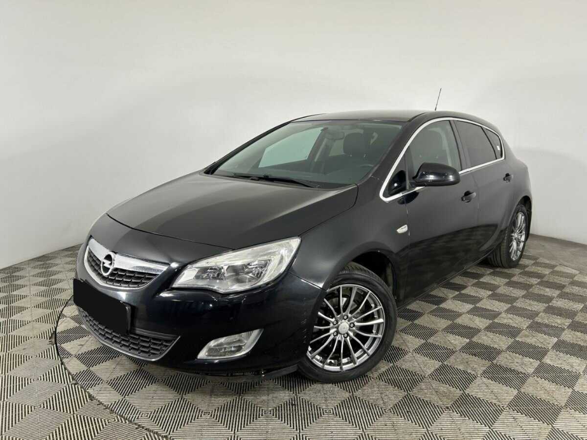 Opel Astra, 2012 - фото №1