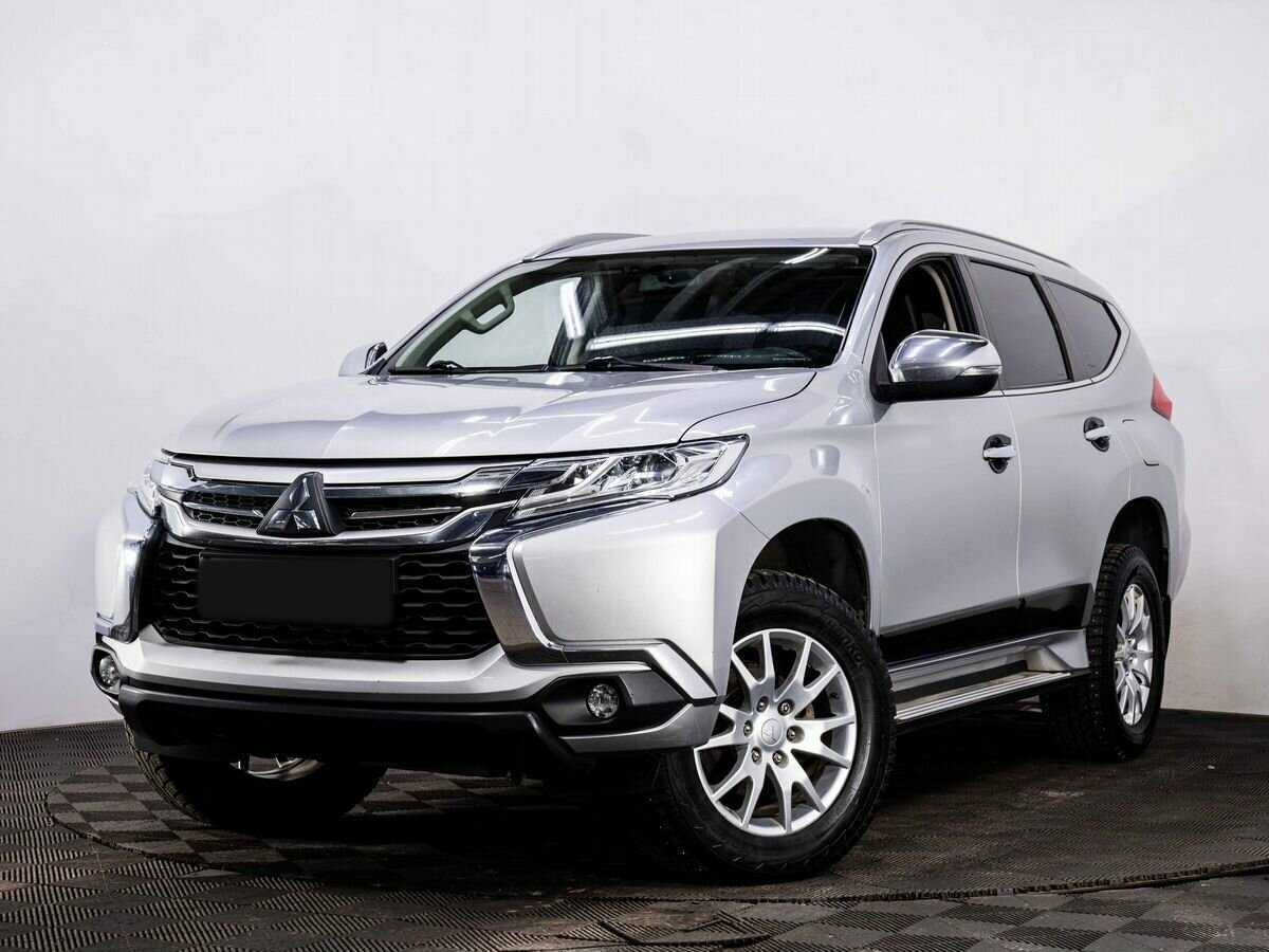 Mitsubishi Pajero Sport, 2017 - фото №1