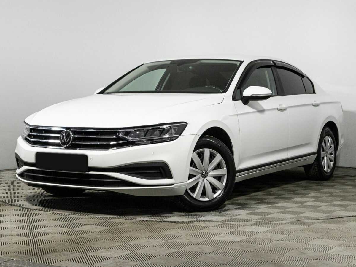 Volkswagen Passat, 2021 - фото №1