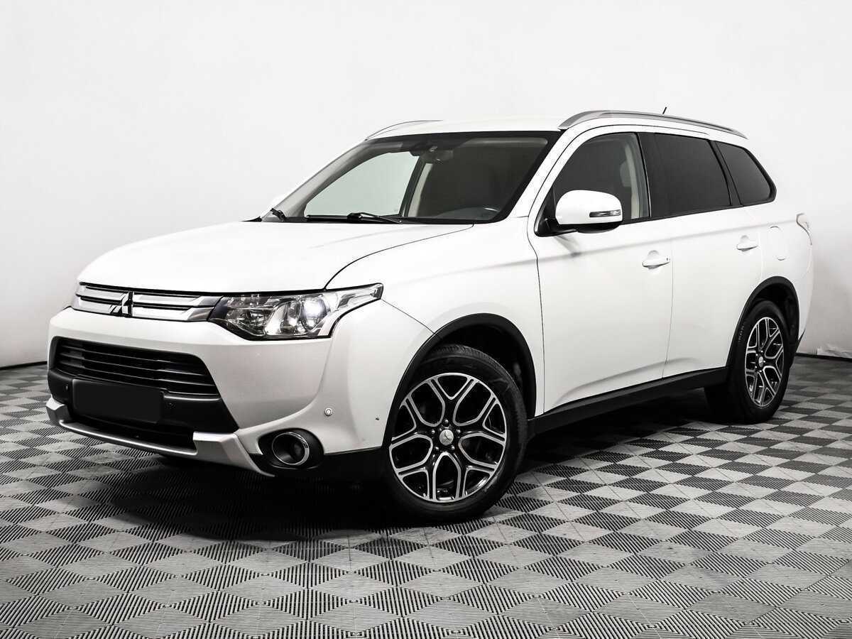 Mitsubishi Outlander, 2015 - фото №1