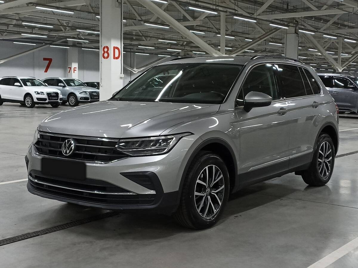 Volkswagen Tiguan, 2021 - фото №1