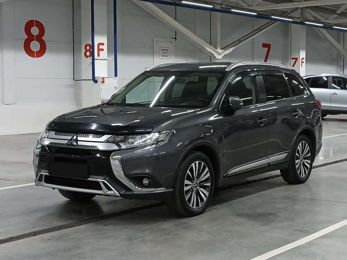 Mitsubishi Outlander, 2020